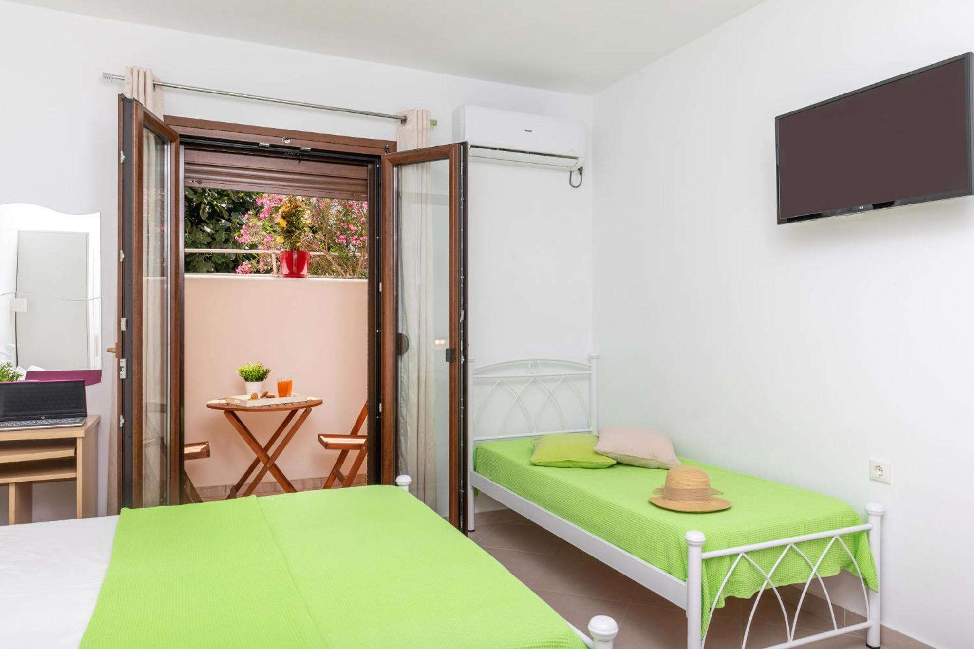 Naxos Diamond Studios Apartments Naxos City Habitación foto